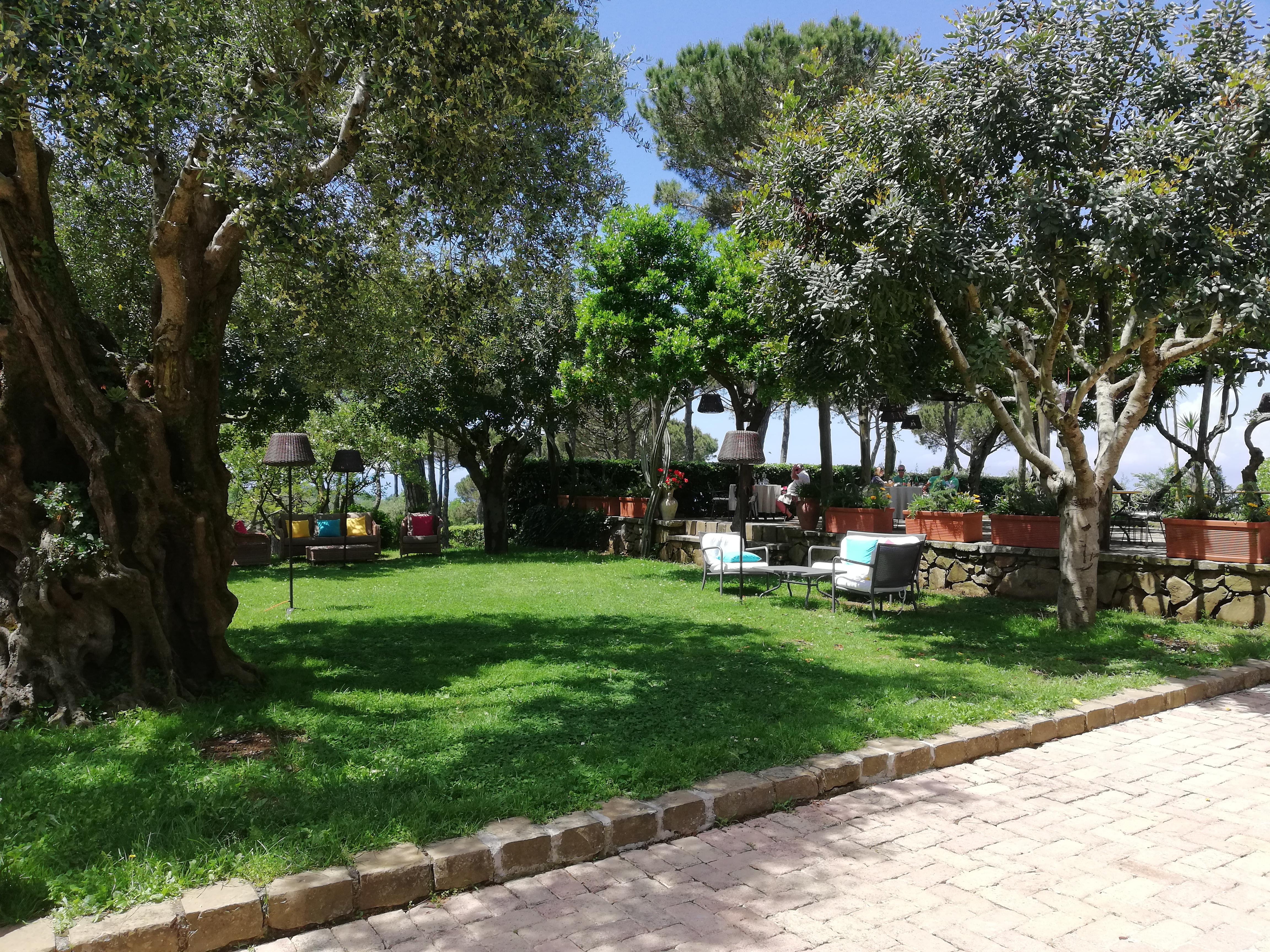 Oasi Olimpia Relais Hotel SantʼAgata sui Due Golfi Екстериор снимка