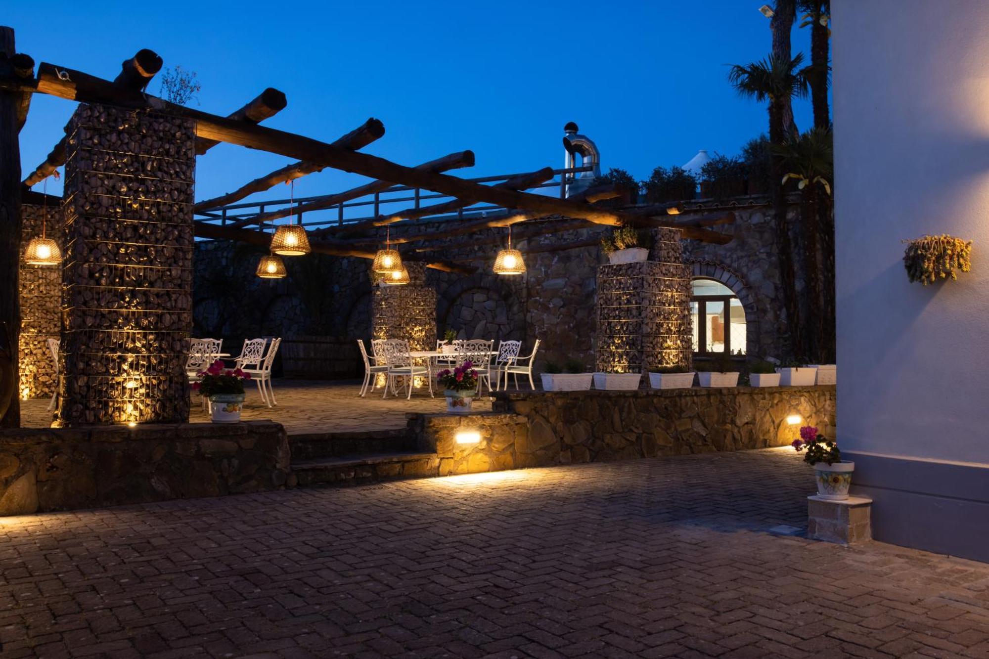 Oasi Olimpia Relais Hotel SantʼAgata sui Due Golfi Екстериор снимка