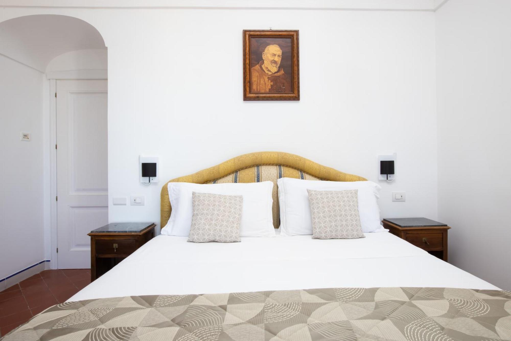 Oasi Olimpia Relais Hotel SantʼAgata sui Due Golfi Екстериор снимка