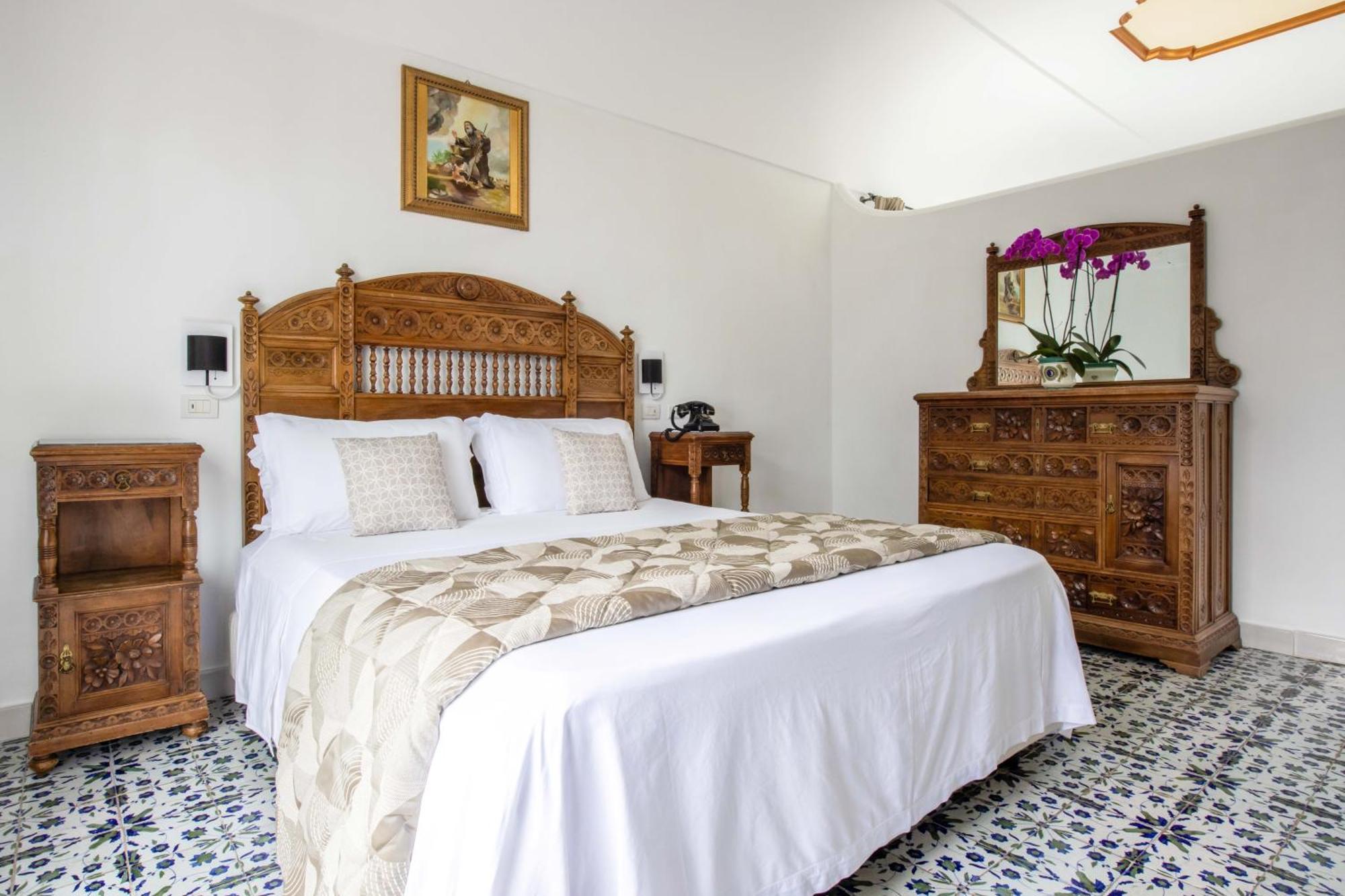 Oasi Olimpia Relais Hotel SantʼAgata sui Due Golfi Екстериор снимка